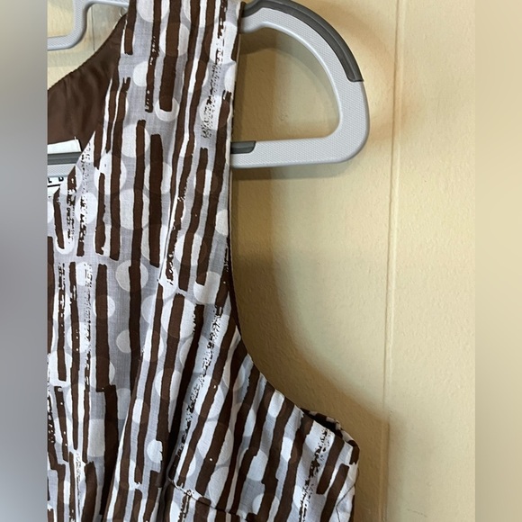 Bobbie Bee Women sleeveless Brown and White abstract dress. Size 12p - Picture 7 of 13